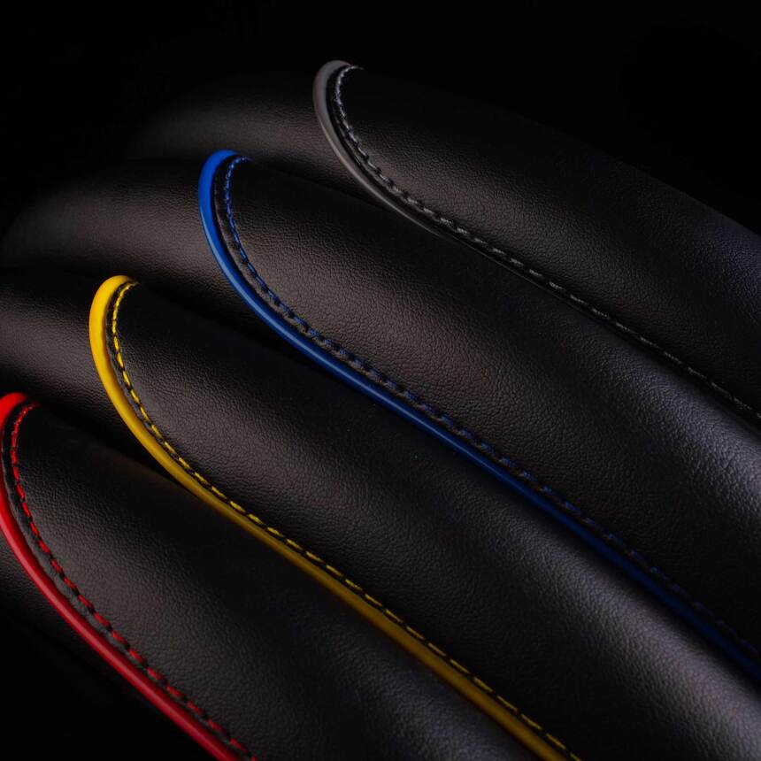 Кожаная оплётка на руль Car Performance,  CP-2030 BK/YE (M)