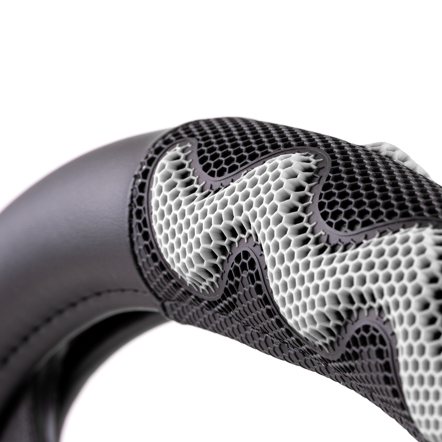 Оплётка руля AUTOPROFI из экокожи AP-1968 BK/GY (M)