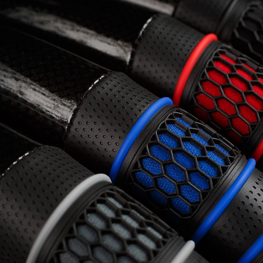 Оплётка руля AUTOPROFI экокожа AP-2051 BK/RD (M)